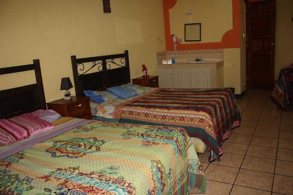 Hotel Kasa Kamelot Quetzaltenango Zewnętrze zdjęcie
