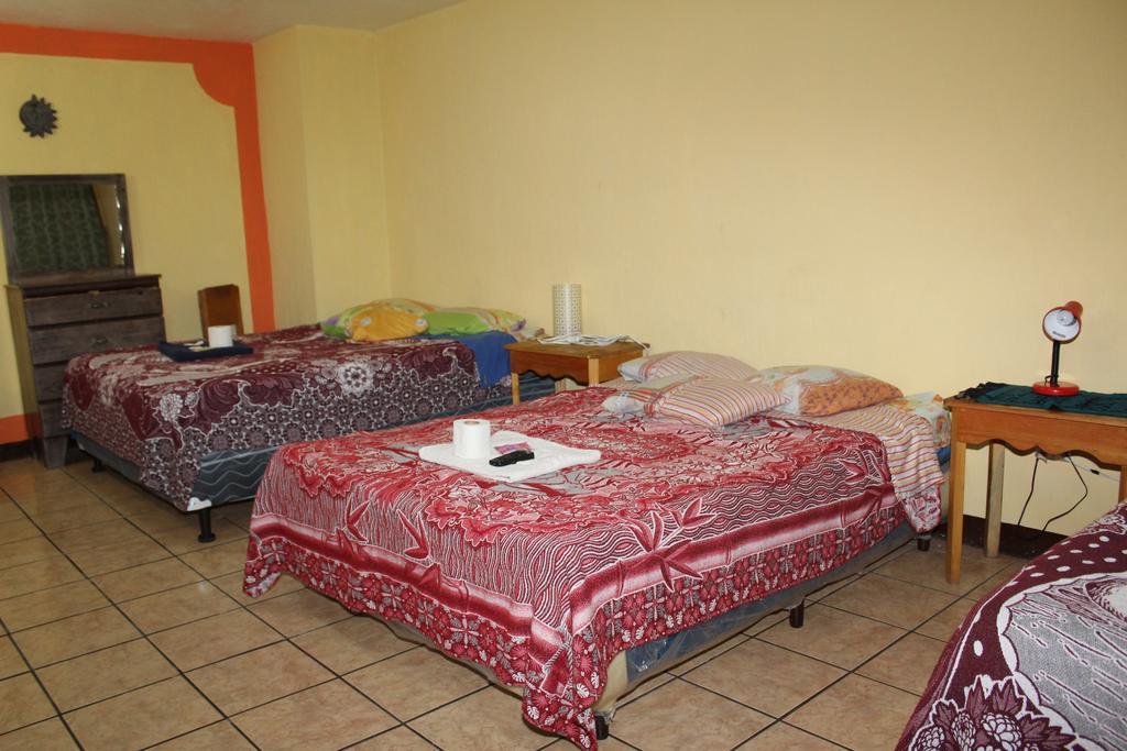 Hotel Kasa Kamelot Quetzaltenango Zewnętrze zdjęcie