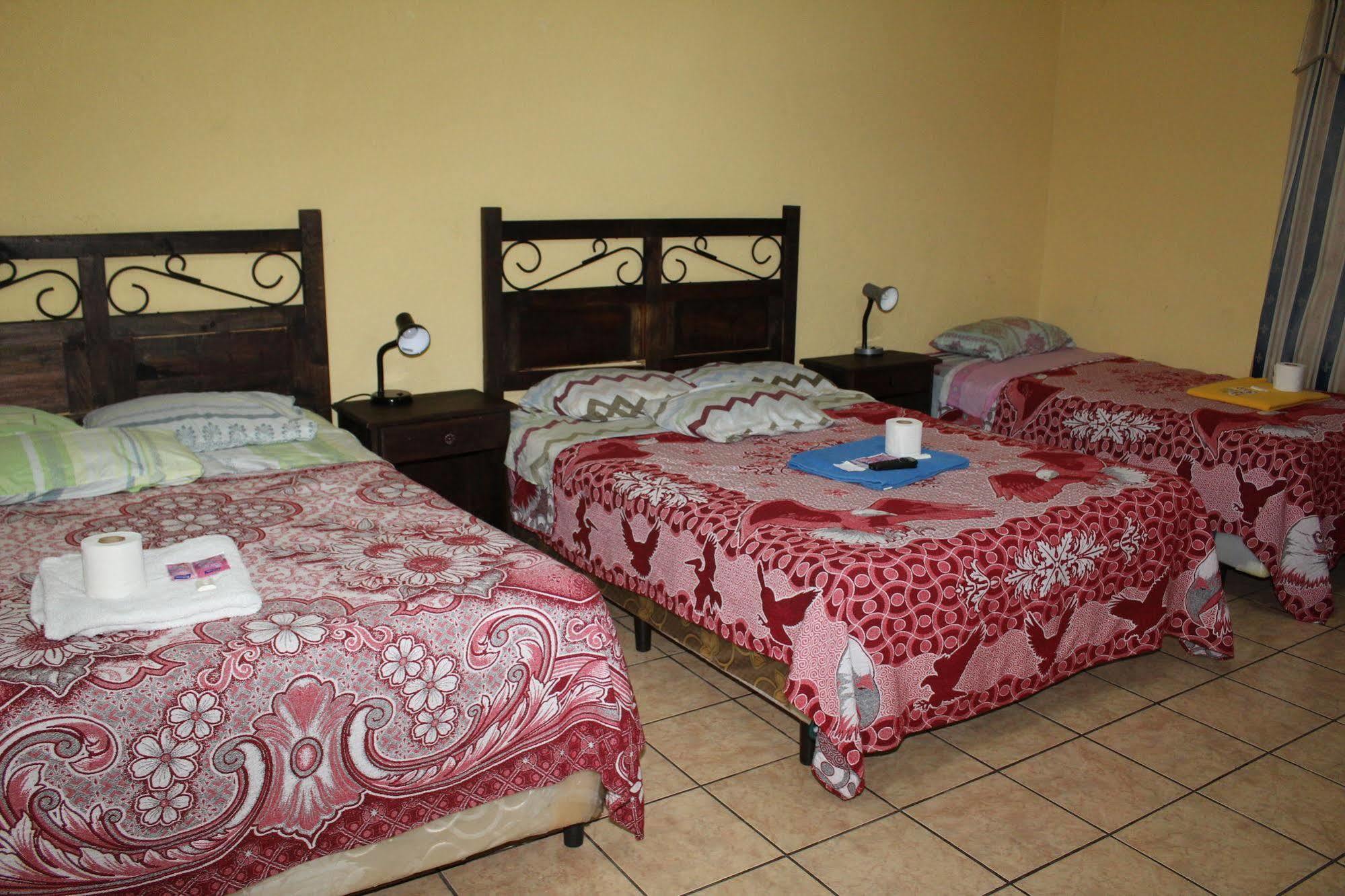 Hotel Kasa Kamelot Quetzaltenango Zewnętrze zdjęcie