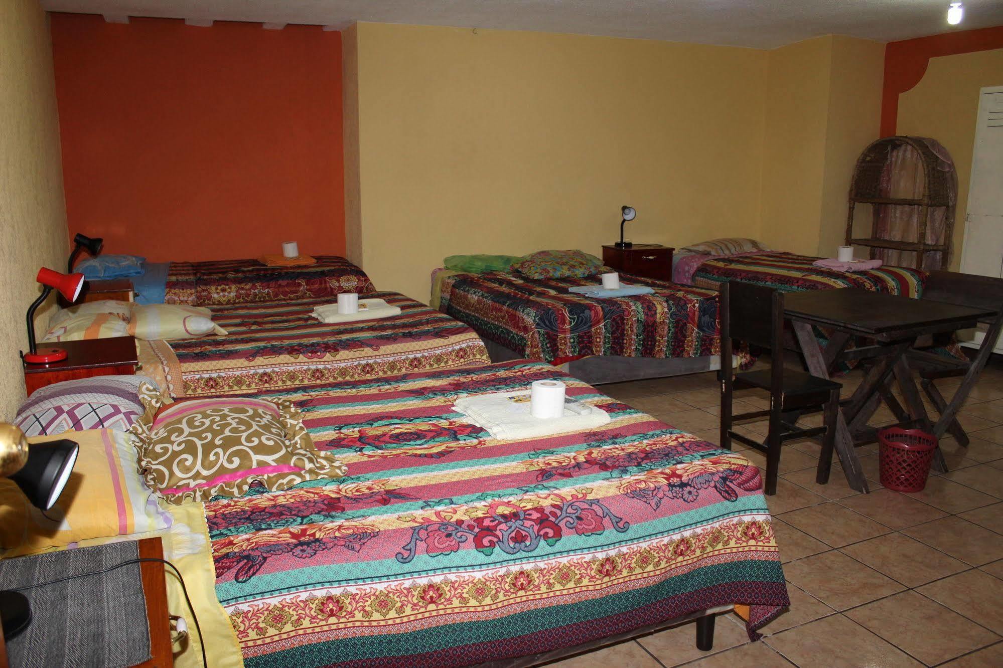 Hotel Kasa Kamelot Quetzaltenango Zewnętrze zdjęcie