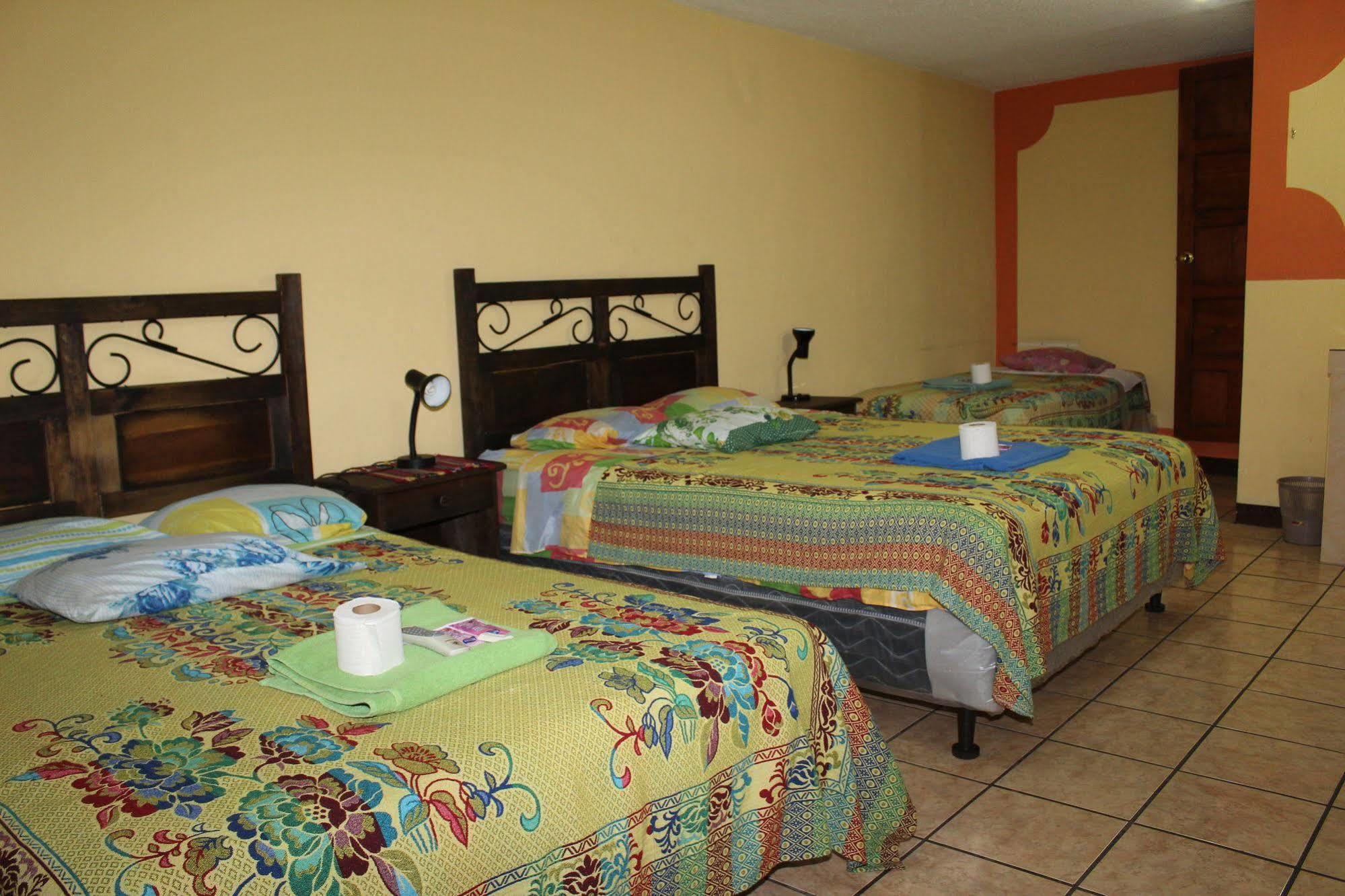 Hotel Kasa Kamelot Quetzaltenango Zewnętrze zdjęcie