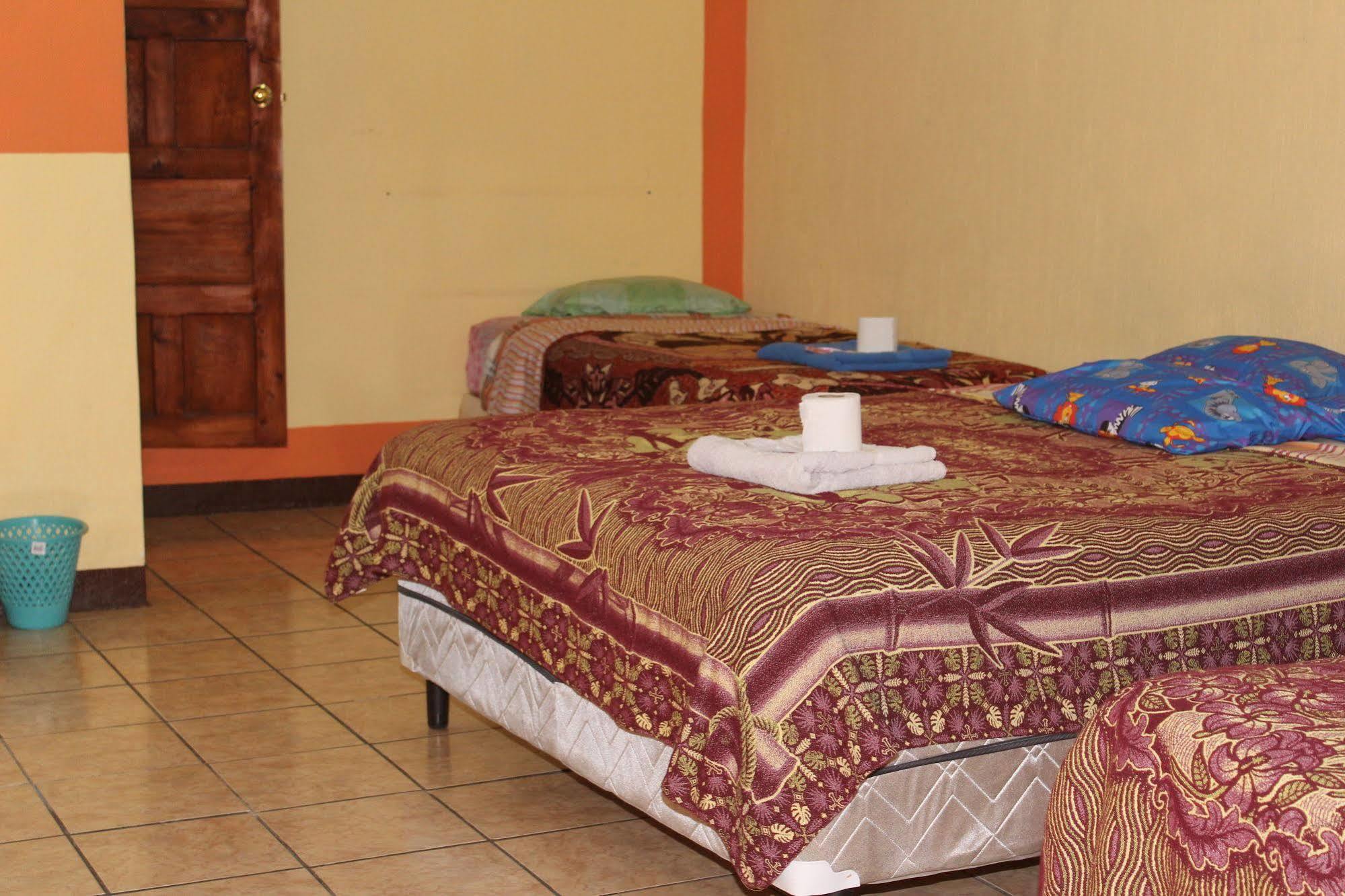 Hotel Kasa Kamelot Quetzaltenango Zewnętrze zdjęcie