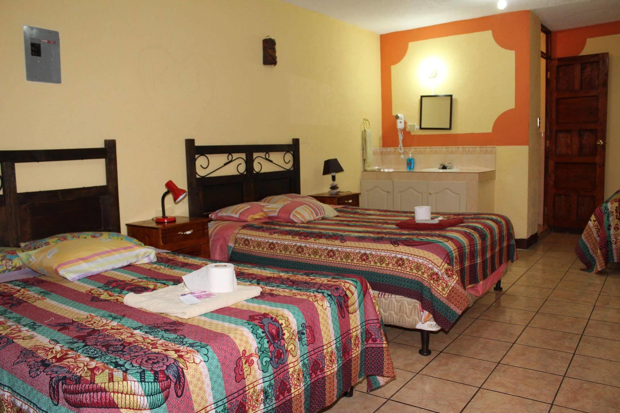Hotel Kasa Kamelot Quetzaltenango Zewnętrze zdjęcie