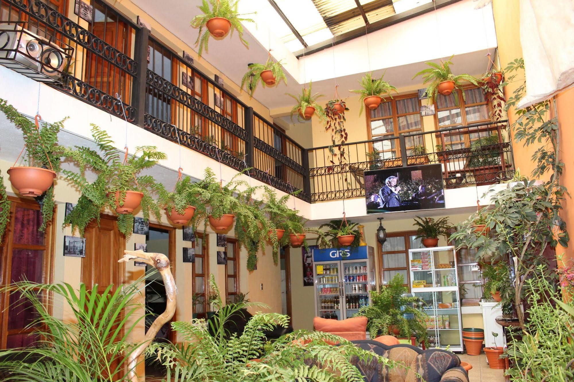 Hotel Kasa Kamelot Quetzaltenango Zewnętrze zdjęcie